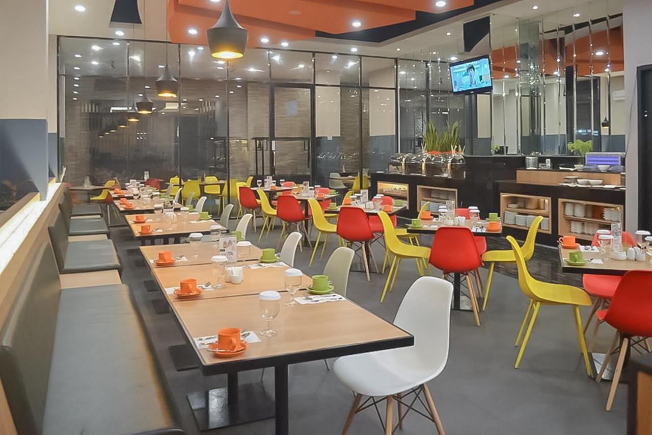 Hotel Mutiara Mitra Reddoorz Padang Sidempuan Экстерьер фото
